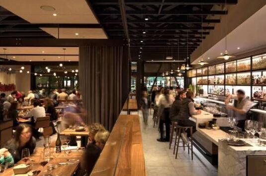 加州关闭酒吧学校 还是需要更强力的举措才行