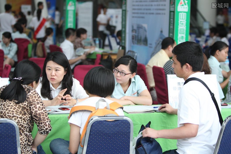 湖北今年高校毕业生45万人