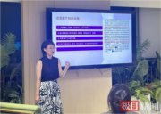 青年律师在青年夜校教“婚恋与法” 鼓励年轻人“勇敢去爱”