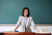 近200万教师过剩，2025年，第一个被打破的铁饭碗出现