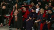 哈佛毕业演讲的中国女孩，被卷入同一个旋涡！