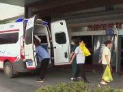 湖南一名11岁男孩赶14小时作业 双手痉挛变鸡爪状