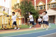 每天消失近60所幼儿园：民办园关停，公办园膨胀成“
